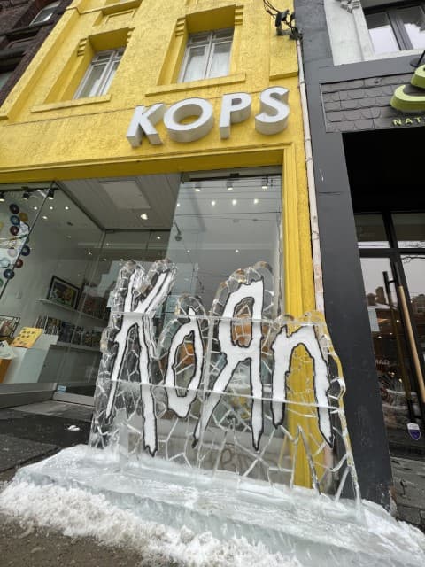 Branded concert ice sculpture
